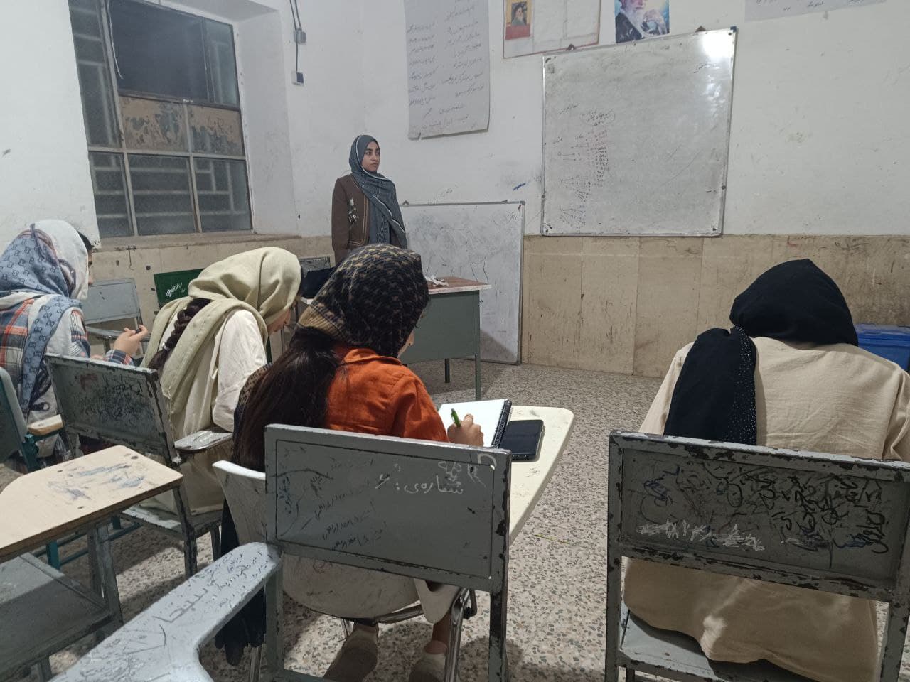 آموزشگاه علمی و زبان خارجه دستوری